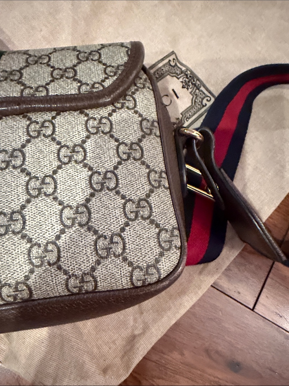 AUTHENTIC GUCCI GG Supreme Canvas Crossbody with Green and Red Web Stripe - Picture 15 of 15